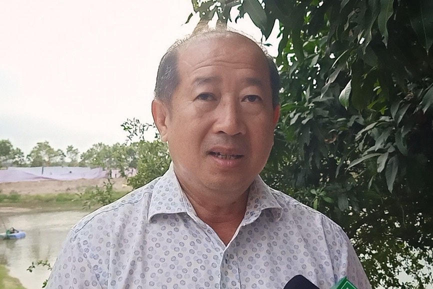 Phó Chủ tịch UBND tỉnh Đồng Tháp Hoàng Tấn Bửu chia sẻ với báo chí về việc gặp khó khăn khi đưa bé trai 10 tuổi lên mặt đất.