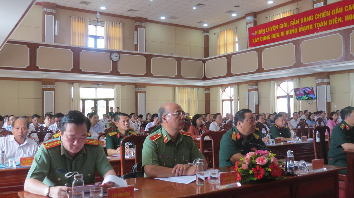 Các đại biểu tham  dự hội nghị.