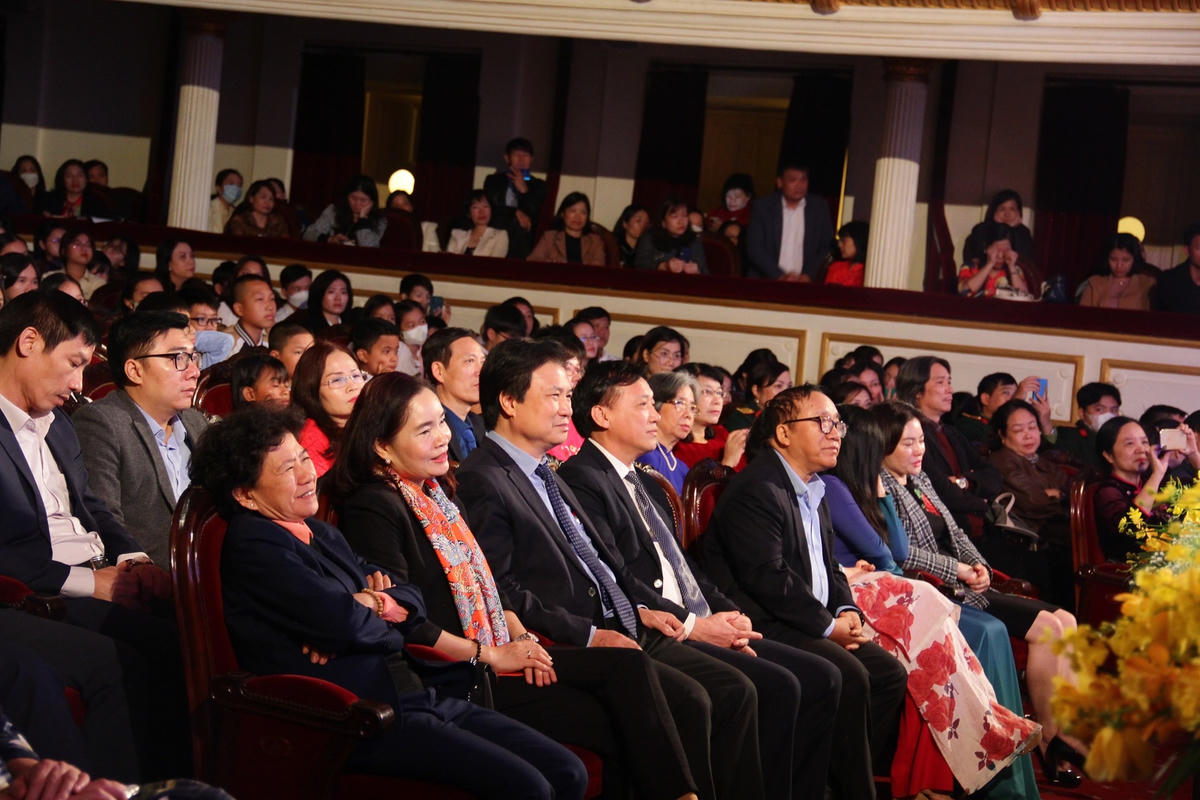 Đại biểu tham dự.