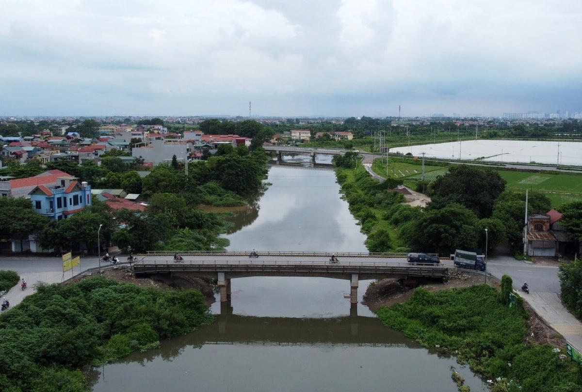 Hà Nội: Cầu trăm tỷ 'dang dở' vì chưa bố trí đất tái định cư cho 6 hộ dân