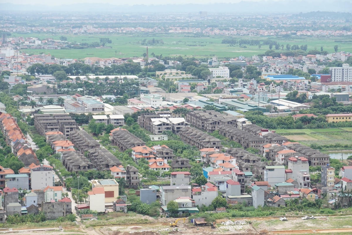 Giao dịch trên thị trường bất động sản gần như “đóng băng”. Ảnh: Quang Vinh.