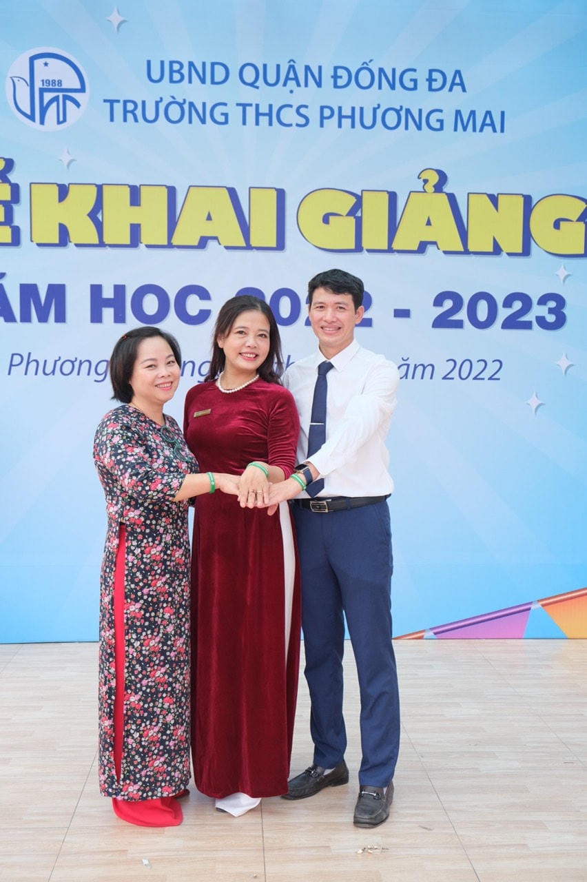 Cô Hạnh cùng tập thể nhà trường luôn nỗ lực xây dựng thương hiệu "Ngôi trường hạnh phúc" THCS Phương Mai.