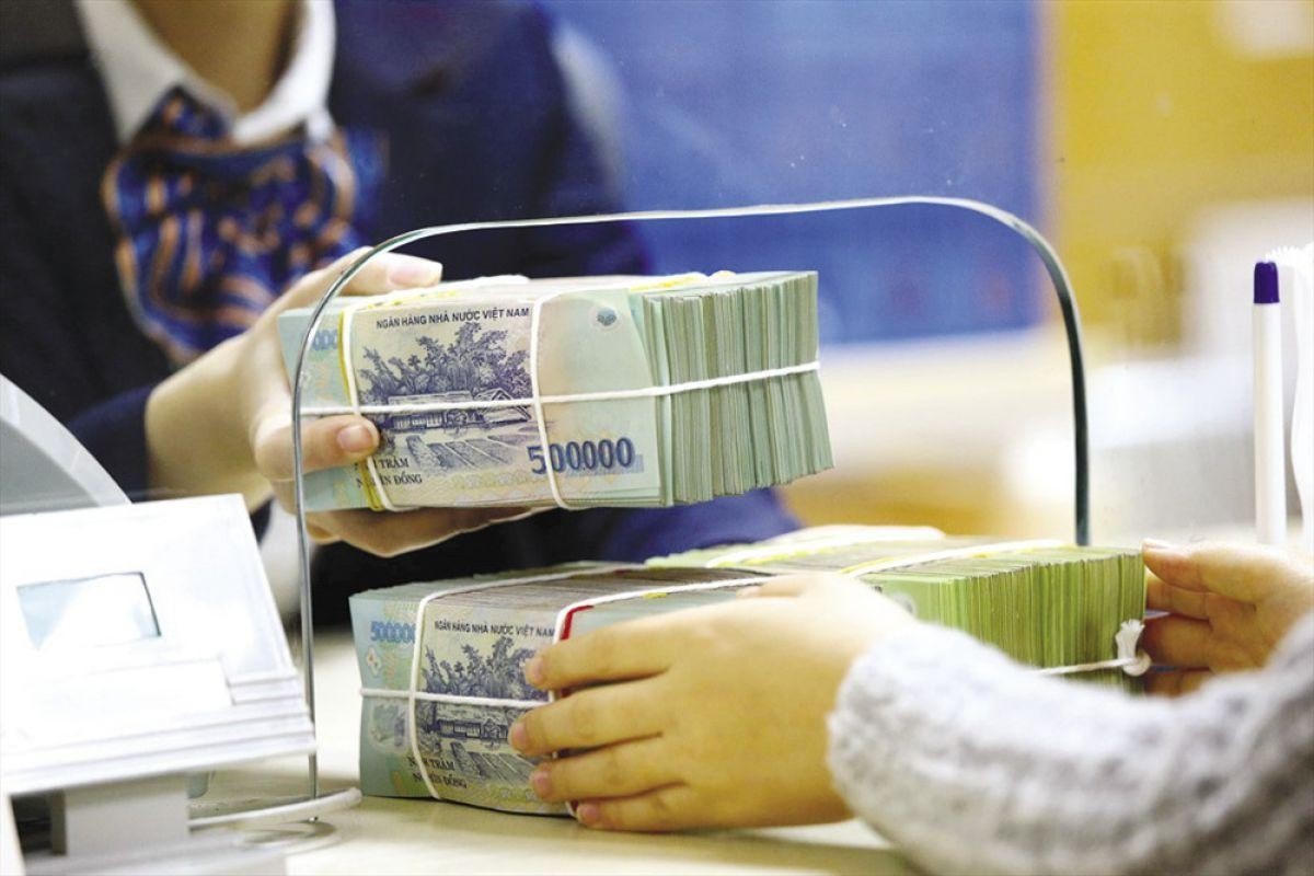 Ngành ngân hàng tập trung hướng dòng tiền vào sản xuất kinh doanh.