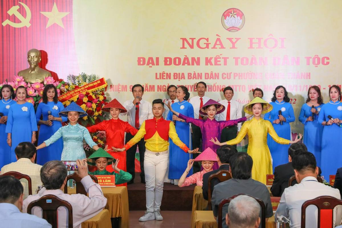 Hà Nội: Rực rỡ sắc màu tại Ngày hội Đại đoàn kết