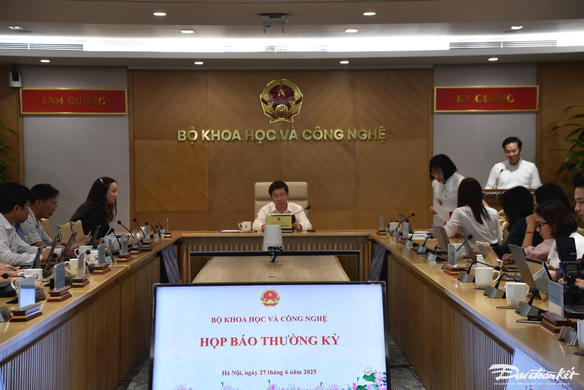 Quang cảnh buổi họp báo. Ảnh: Hoàng Chiến