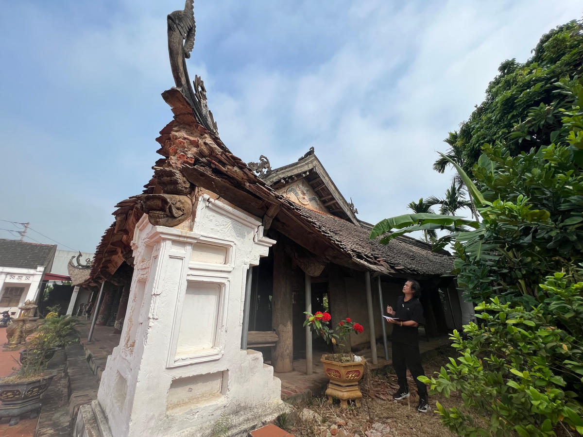 Mái đao đã sụp gãy.  