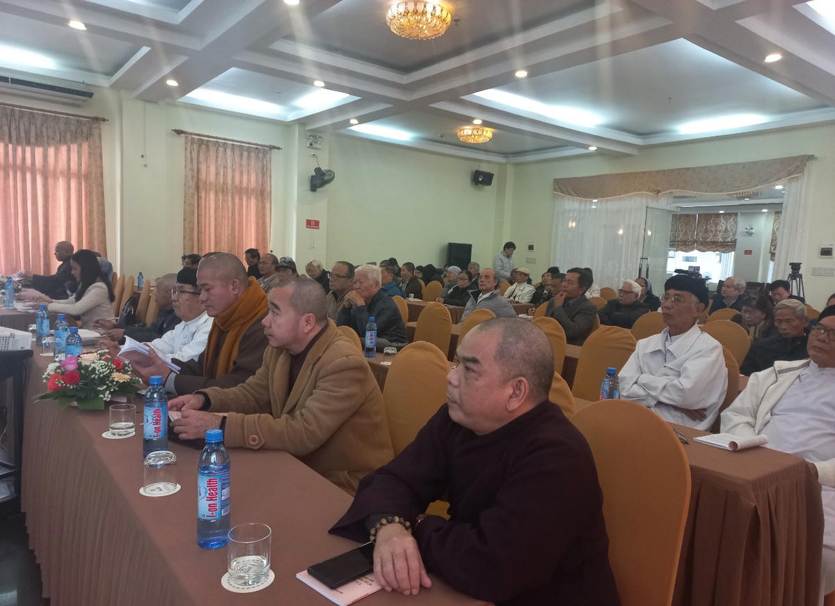 Các đại biểu tham dự hội nghị.