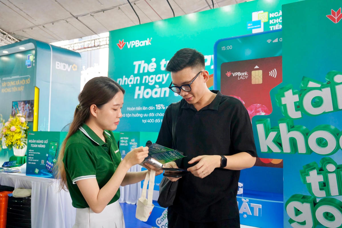 Nhiều ưu đãi lớn từ VPBank hưởng ứng lễ hội  Không tiền mặt