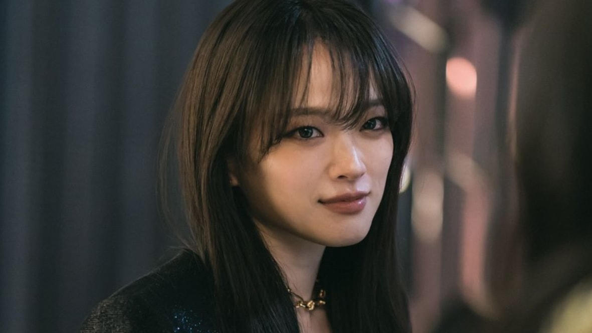 Chun Woo Hee "gây bão" với lần tái xuất màn ảnh. 