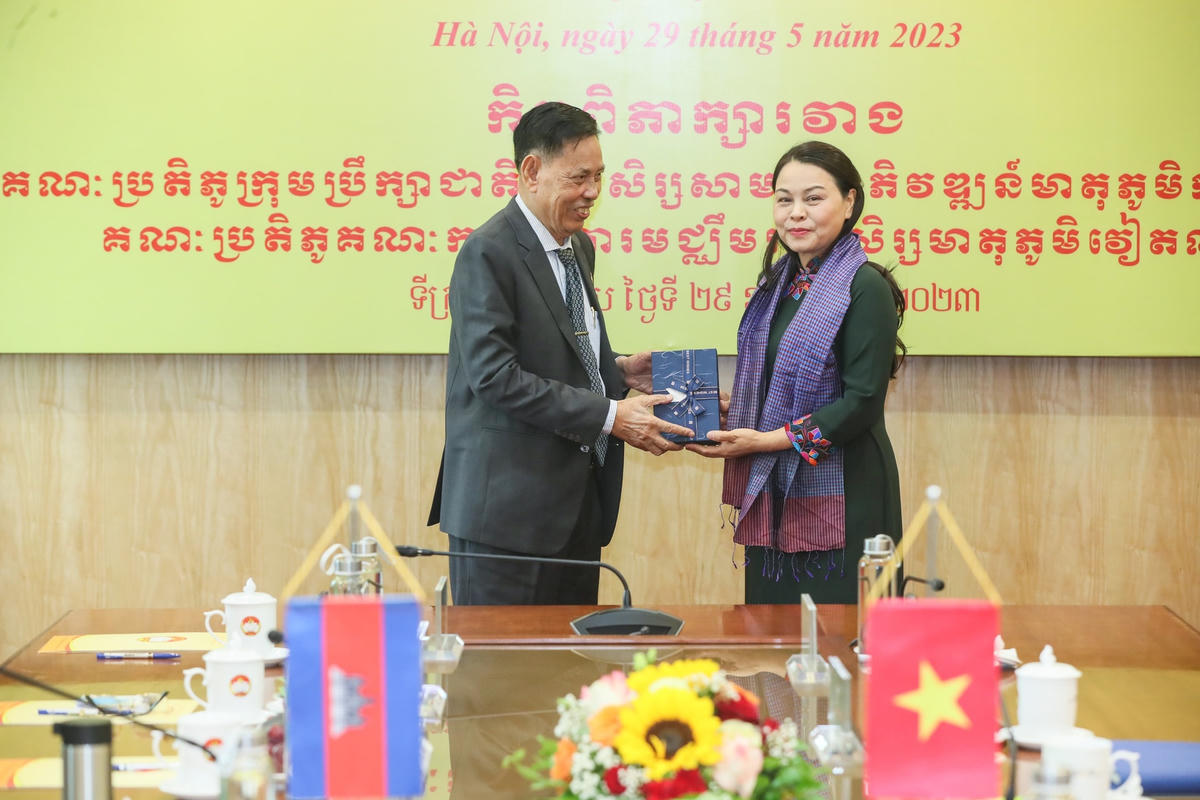 Hội đàm giữa Đoàn đại biểu UBTƯ MTTQ Việt Nam với Đoàn đại biểu Hội đồng Quốc gia Mặt trận Đoàn kết Phát triển Tổ quốc Campuchia