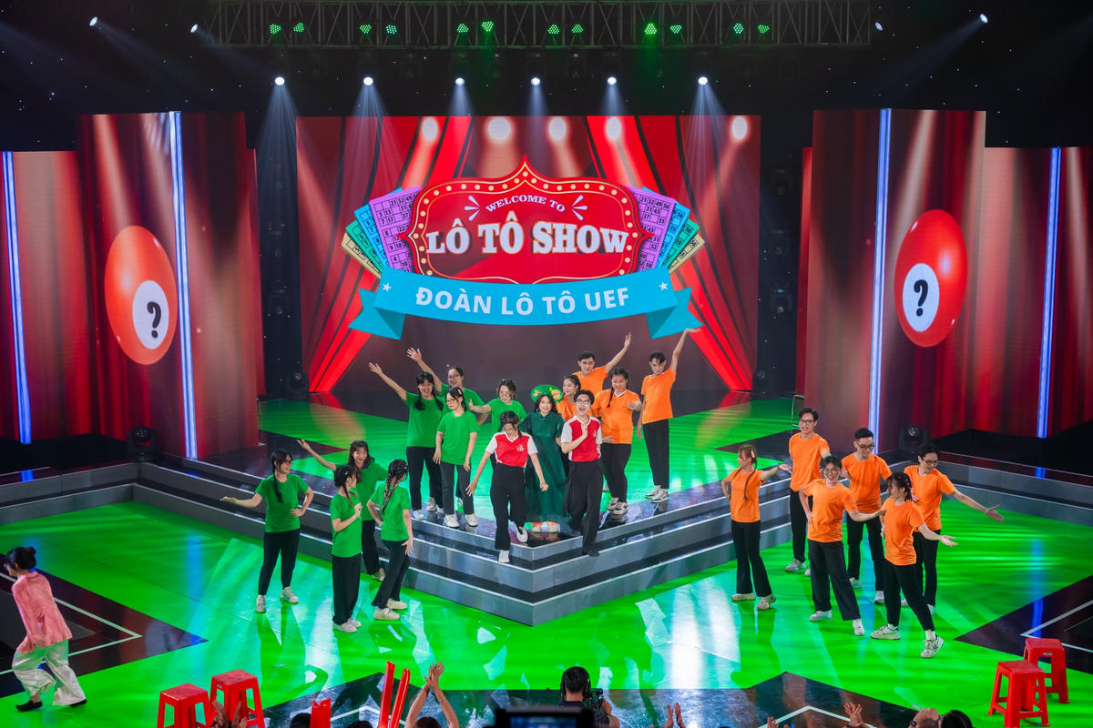 Các bạn sinh viên thể hiện tài năng trong vòng Sân khấu bảng C.