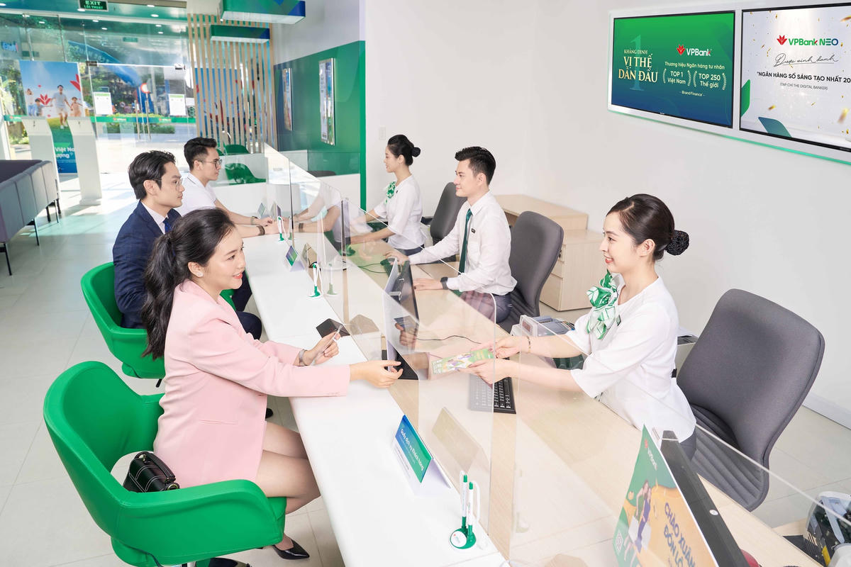 VPBank không ngừng nâng cao chất lượng dịch vụ, gia tăng trải nghiệm khách hàng.