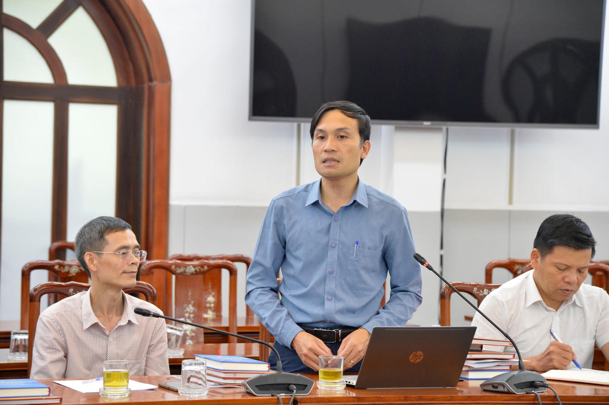 TS. Hoàng Văn Chung phát biểu tại Hội thảo.