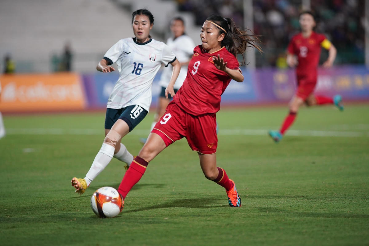 SEA Games 32: Tuyển nữ Việt Nam thắng 4-0 trước Campuchia