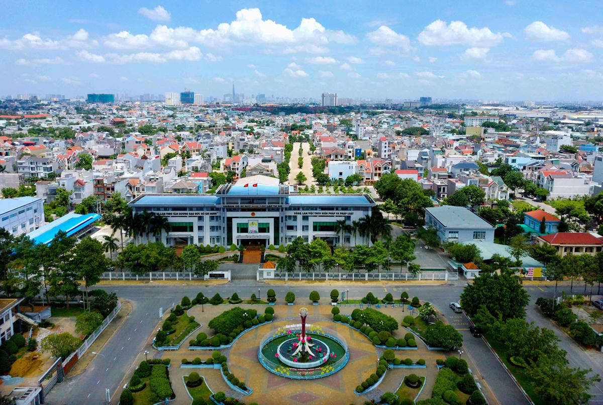 Một góc thành phố Dĩ An của tỉnh Bình Dương, một cực tăng trưởng ngay cạnh TP Hồ Chí Minh.