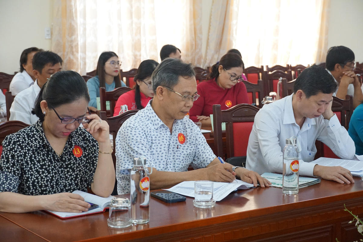 Đại biểu tham gia hội nghị. Ảnh: Mạnh Thìn.