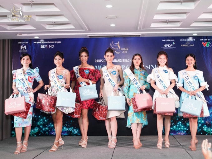 Thí sinh tham dự cuộc thi nhận sash hồi đầu tháng 9. Ảnh: Miss Peace Vietnam.