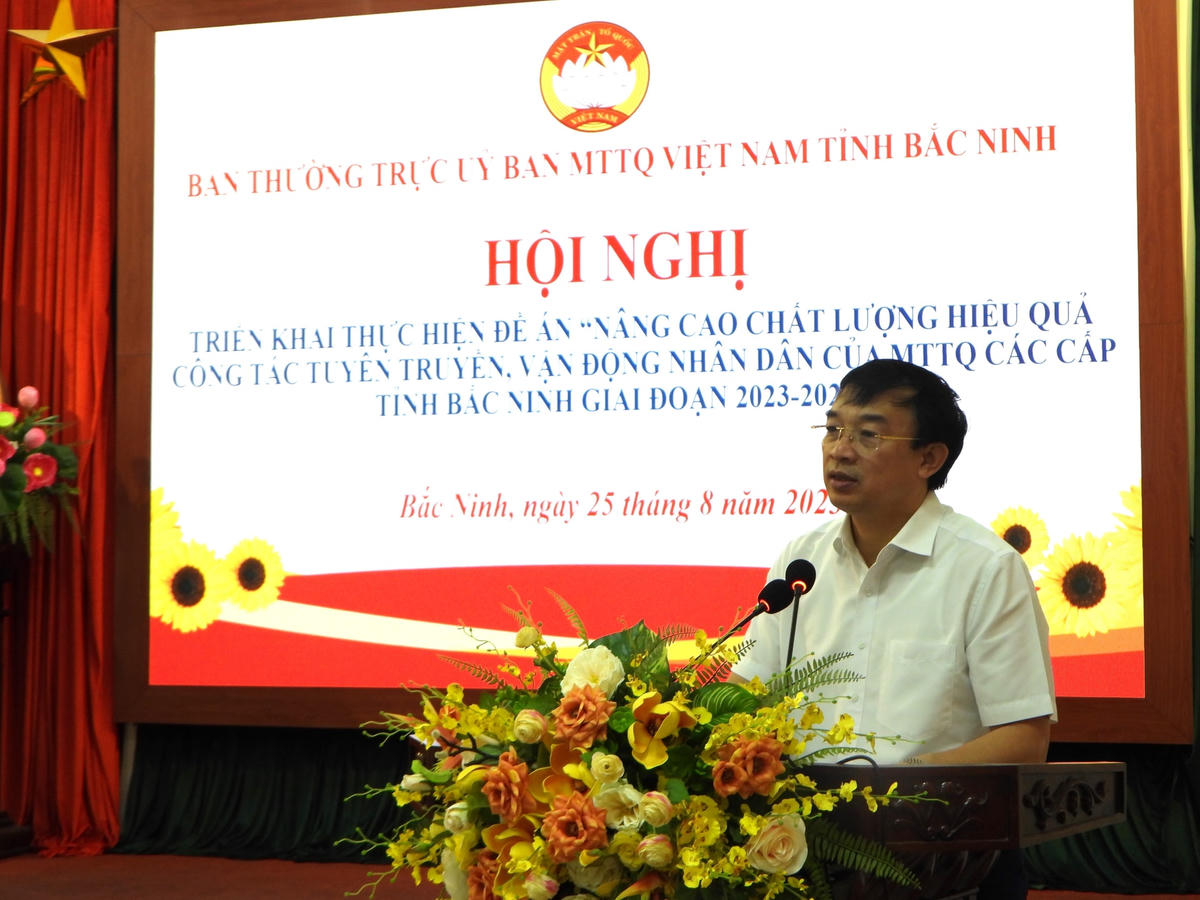 Ông Nguyễn Đình Lợi - Chủ tịch Ủy ban MTTQ tỉnh Bắc Ninh phát biểu tại Hội nghị.