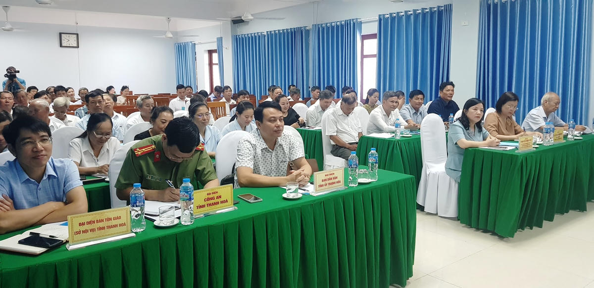 Các đại biểu tham dự hội nghị.