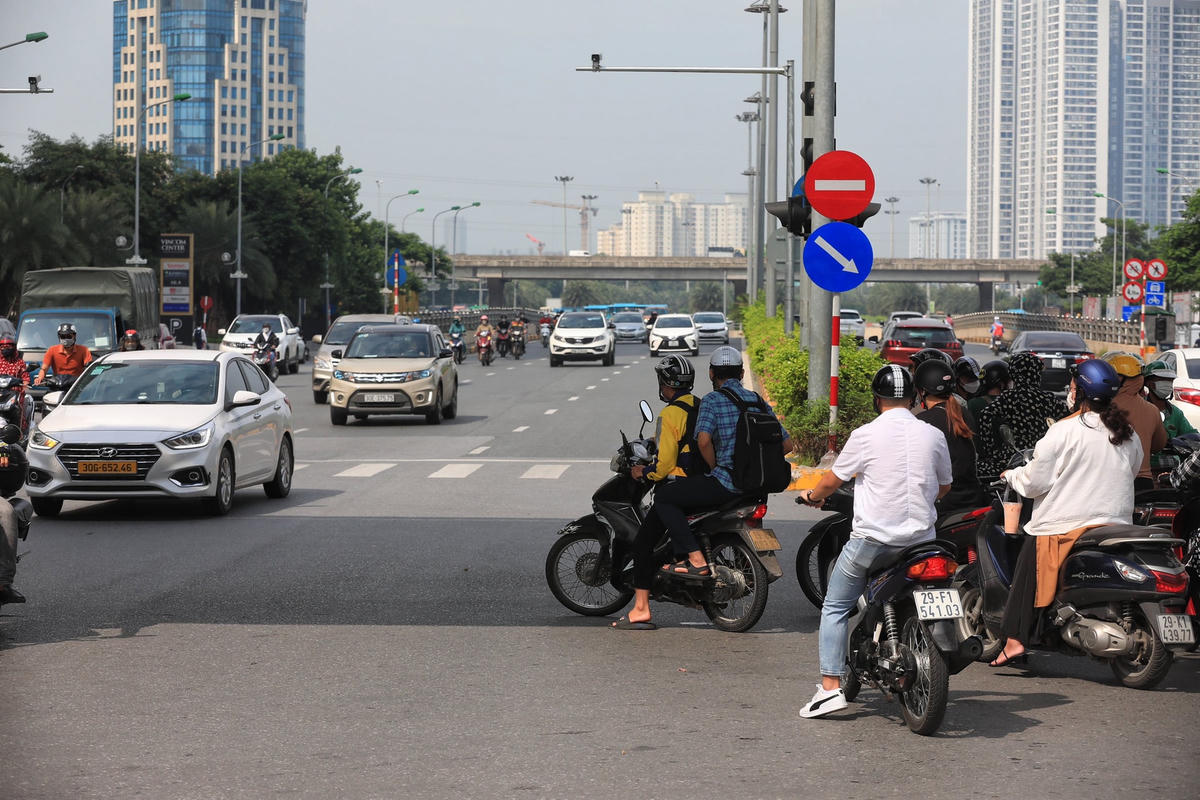 Hà Nội: Những điểm nóng ùn tắc ra sao sau khi tổ chức lại giao thông?