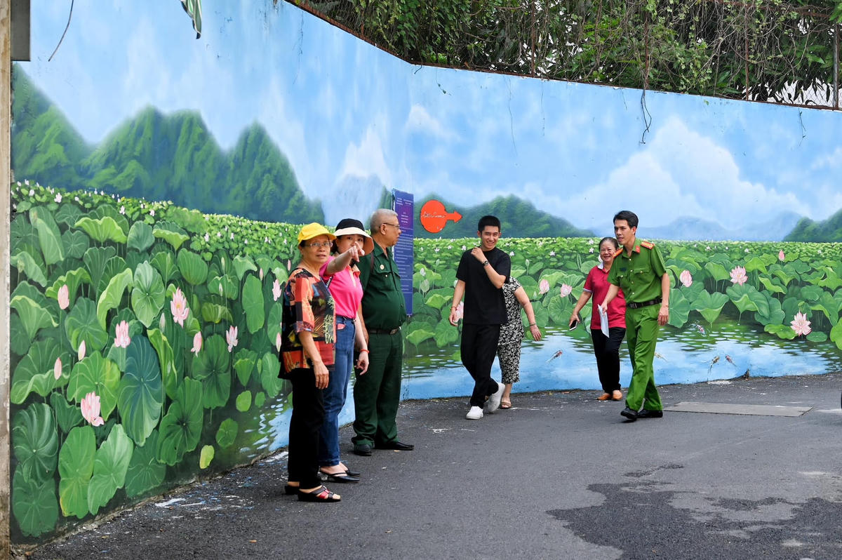 TP HCM: Độc đáo 'Hẻm bích họa' và 'Tuyến đường cờ Tổ quốc' chào mừng Quốc khánh 2-9