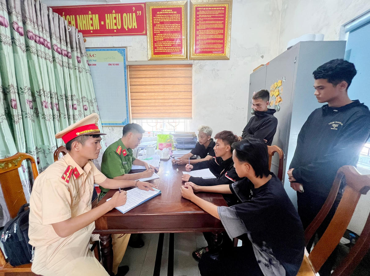 Nhóm thanh thiếu niên được cơ quan công an điều tra xử lý.