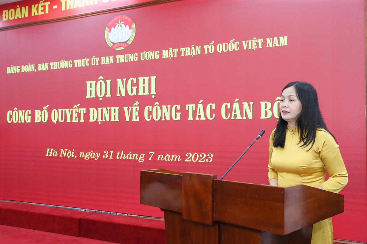 Bà Nông Thị Mai Huyền phát biểu nhận nhiệm vụ. Ảnh: Quang Vinh.