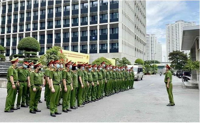 Cán bộ, chiến sĩ Cục Cảnh sát quản lý hành chính về trật tự xã hội (Bộ Công an) lên đường làm nhiệm vụ phòng, chống dịch Covid-19 tại các tỉnh, thành phía Nam, ngày 22/8/2021. Ảnh: TTXVN.