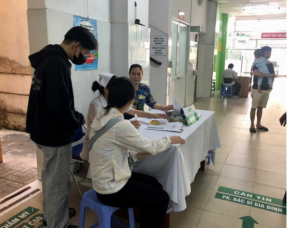 Người dân được tư vấn và thăm khám hoàn toàn miễn phí.