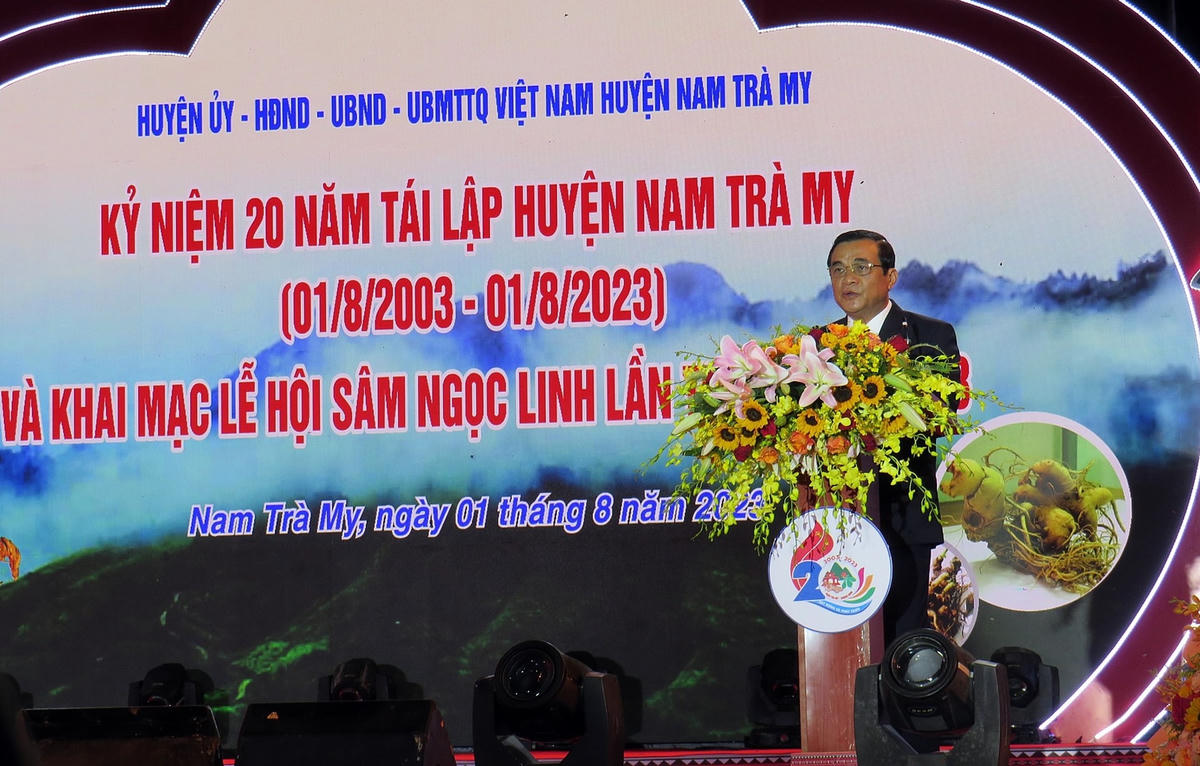 Ông Phan Việt Cường, Bí thư Tỉnh ủy Quảng Nam phát biểu tại lễ hội.