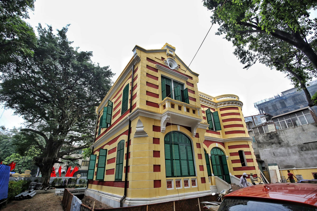 Căn biệt thự này có diện tích đất lên tới hơn 990 m2, được xây dựng từ những năm đầu thế kỷ 20, là một trong những công trình còn giữ nguyên được nhiều giá trị kiến trúc.