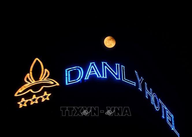 Ngắm nguyệt thực toàn phần cuối cùng của năm 2022