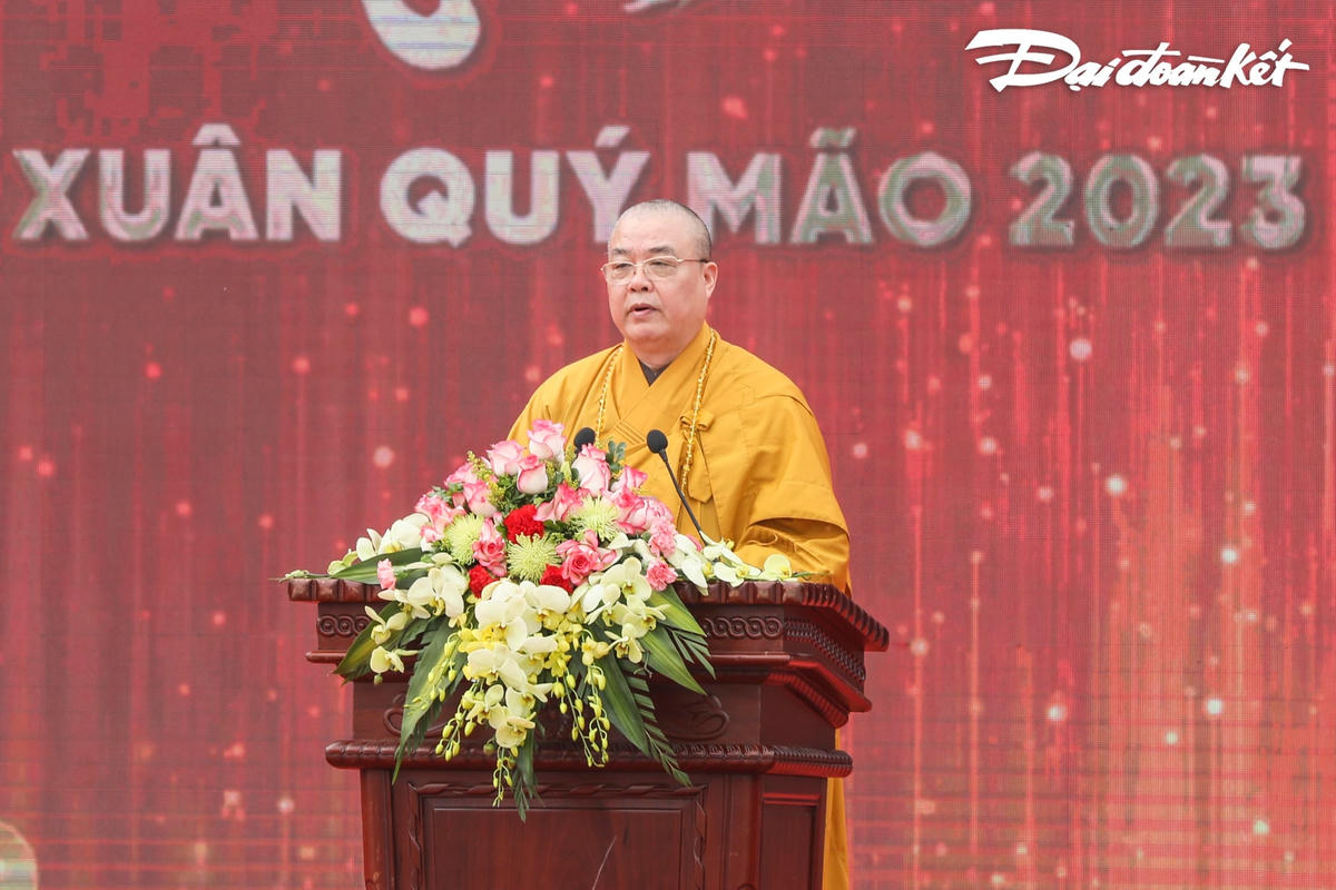 Hòa thượng Thích Thanh Nhiễu, Phó Chủ tịch Thường trực Hội đồng Trị sự Giáo hội Phật giáo Việt Nam, trụ trì chùa Tam Chúc khai mạc Hội Xuân Tam Chúc 2023.