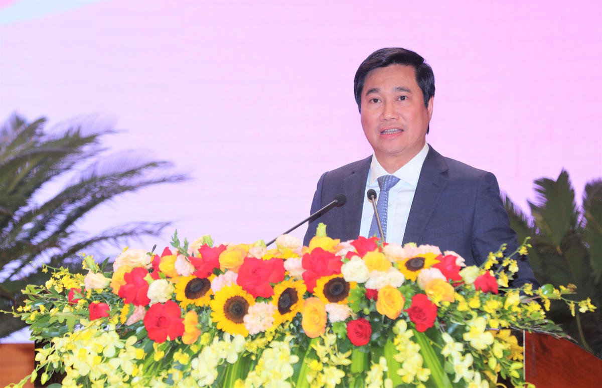 Chủ tịch UBND tỉnh Quảng Ninh Nguyễn Tường Văn phát biểu tại Hội nghị.