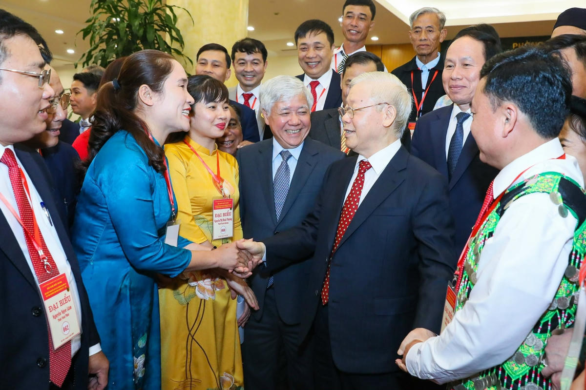 Tổng Bí thư Nguyễn Phú Trọng và các đại biểu tham dự buổi gặp mặt.