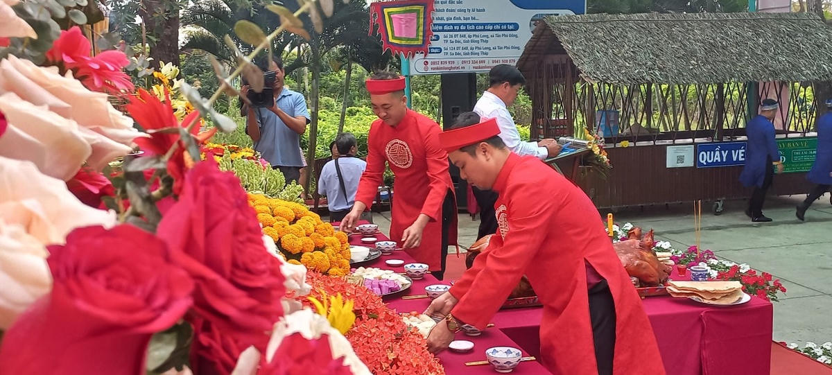 Lễ tri ân nhằm tôn vinh và tri ân những người có công trong việc xây dựng, giữ gìn và phát triển làng nghề.