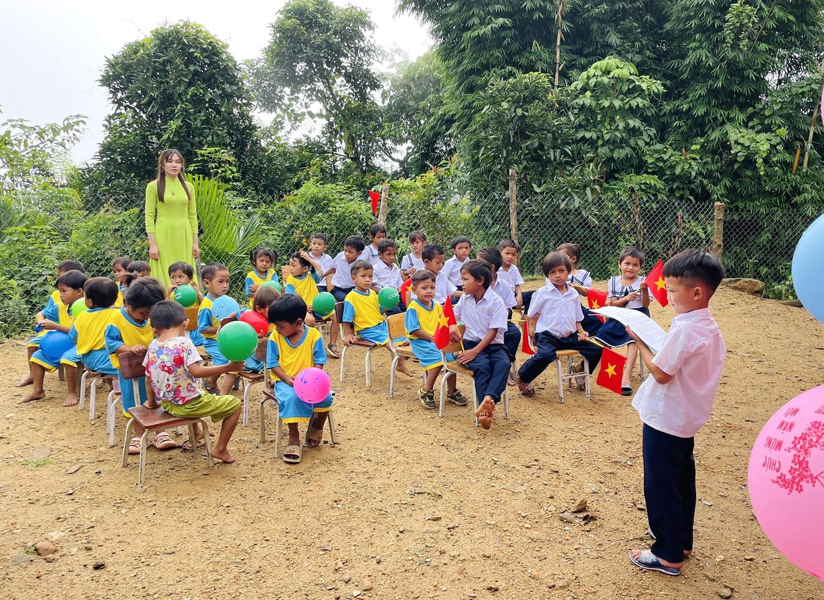 Học sinh lớp mầm non do cô Trần Thị Nhung phụ trách.