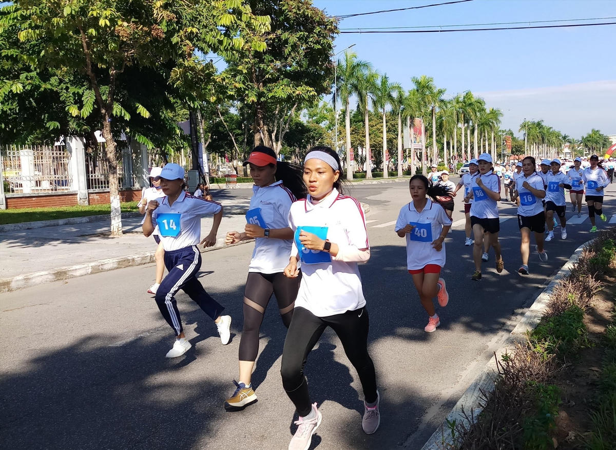 VĐV tham gia thi đấu Giải Việt dã truyền thống Báo Quảng Nam mở rộng lần thứ XXVI.