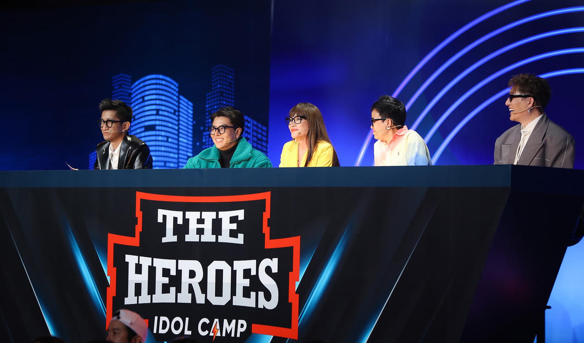 Thanh Hà - Phương Uyên trong vai trò Ban giám khảo tại The Heroes mùa 2.