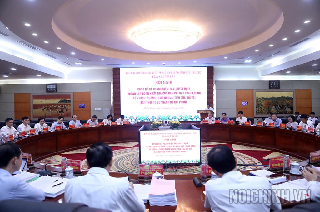 Hội nghị công bố kế hoạch kiểm tra, quyết định thành lập đoàn kiểm tra của Ban Chỉ đạo Trung ương về phòng, chống tham nhũng, tiêu cực đối với Ban Thường vụ Thành ủy Hải Phòng. Ảnh: Ban Nội chính Trung ương.