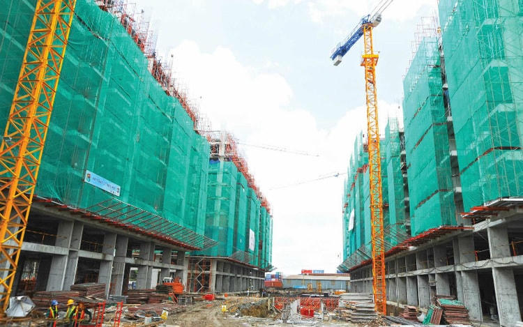Nhiều dự án bất động sản thiếu vốn để hoàn thiện.