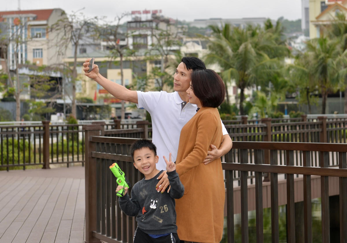 Anh Trần Quốc Vinh (phường Bạch Đằng, TP Hạ Long) cho biết: Sau khi được cải tạo lại, hồ Hải Thịnh đã trở thành một điểm đến khá thú vị, mở ra thêm không gian tham quan mới gần các công trình nổi tiếng khác như Bảo tàng, Cung Cá Heo,… góp phần thu hút du khách khi đến Hạ Long và cũng tránh lãng phí nguồn tài nguyên du lịch.