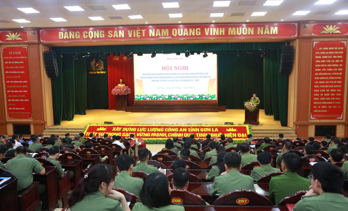 Quang cảnh hội nghị.