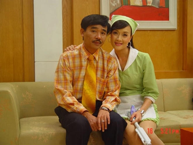 Quốc Khánh ghi dấu trong lòng khán giả qua các tiểu phẩm hài, đặc biệt là trong chương trình "Gặp nhau cuối năm".