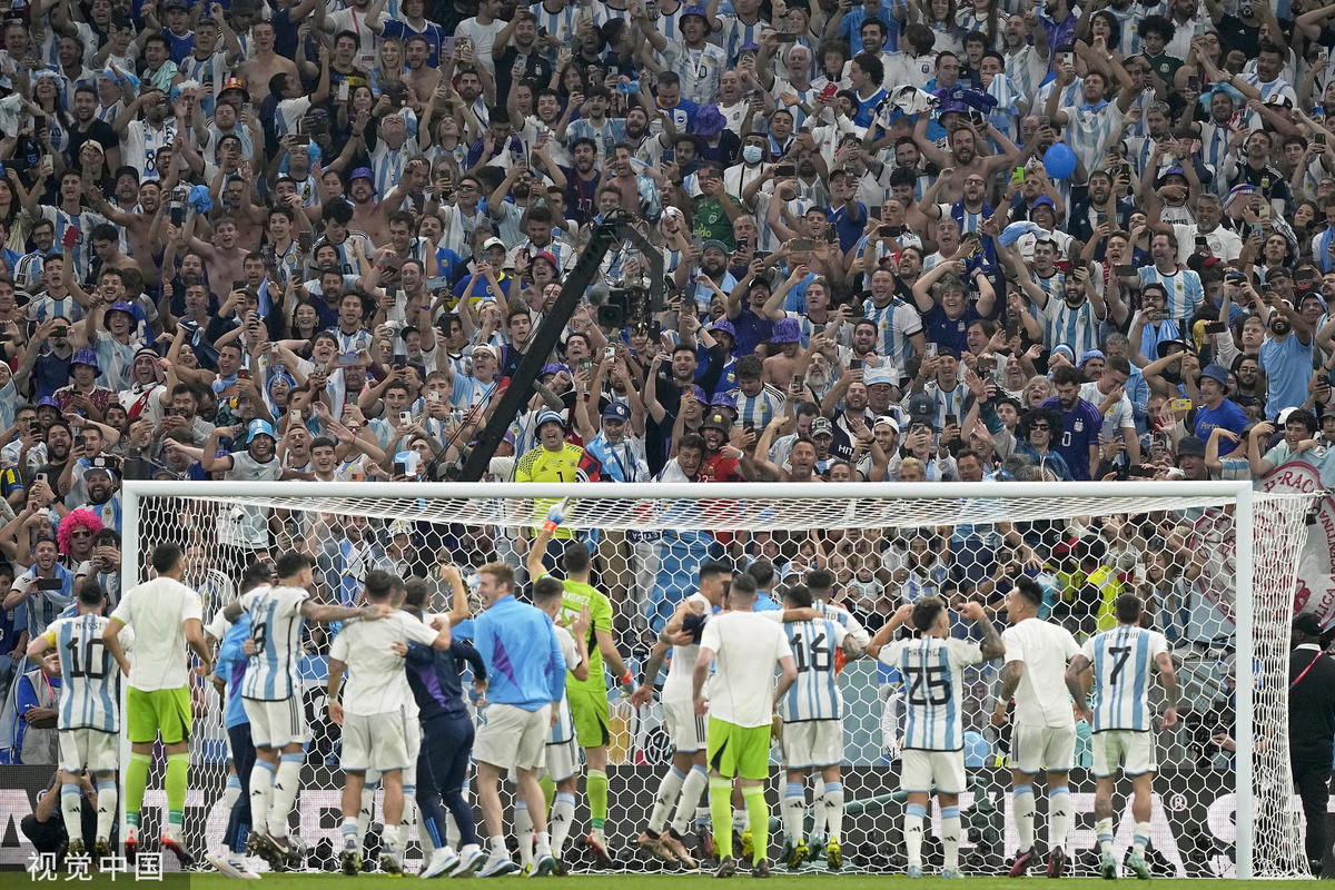 Năm 2016, Messi tuyên bố giã từ tuyển quốc gia vì sức ép danh hiệu và dư luận. Thời điểm đó hầu hết CĐV đều quay lưng với anh. Nhưng sau đó Messi trở lại và có được ngày hôm nay. (Ảnh: Tân Hoa Xã)