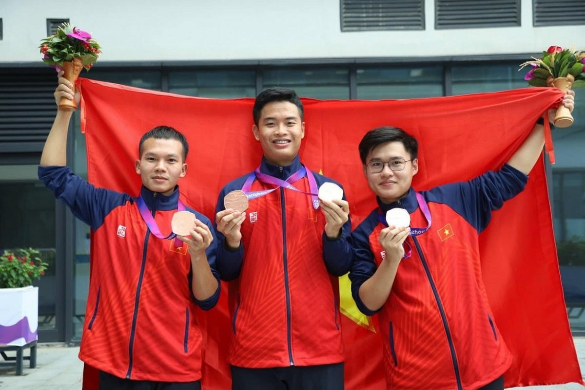 Đoàn Việt Nam giành huy chương Đồng đồng đội giải vô địch Bắn súng châu Á 2023. Ảnh: Bùi Lượng/Thế giới & Việt Nam.