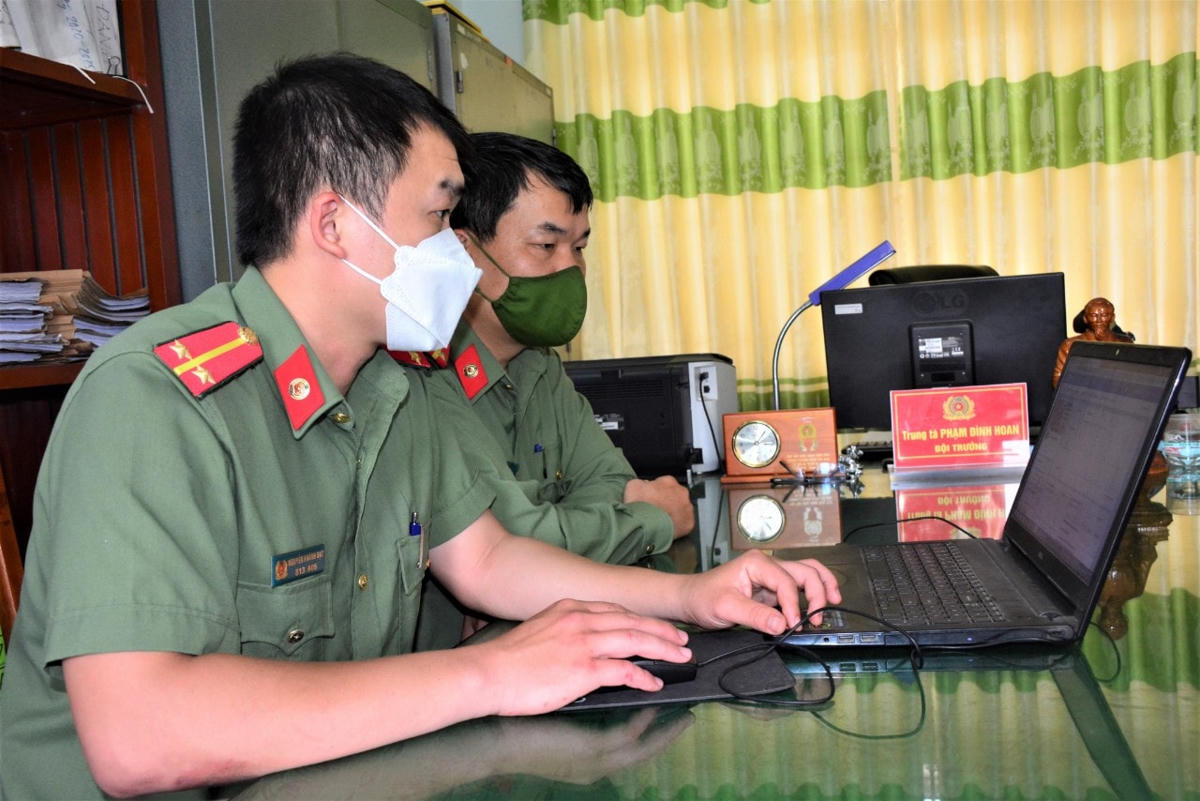 Đội Tổng hợp công an huyện Sơn Tịnh đăng tải thông tin tuyên truyền lên trang Zalo – Sơn Tịnh bình yên