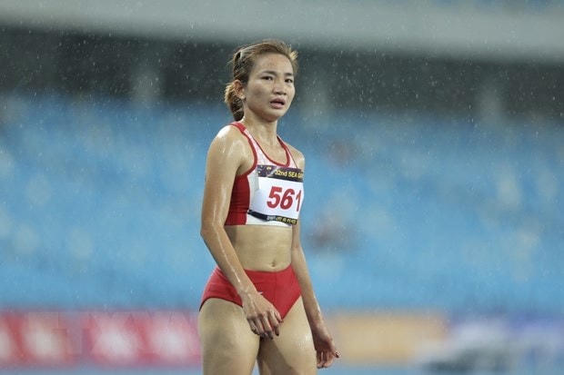 Nguyễn Thị Oanh hoàn thành xuất sắc thách thứ từ Ban tổ chức SEA Games 32. Ảnh: Minh Quyết/TTXVN. 