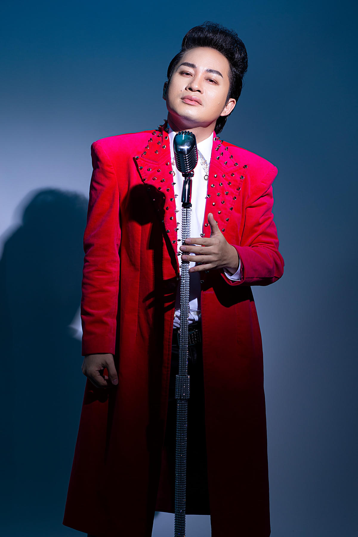 Ca sĩ Tùng Dương.