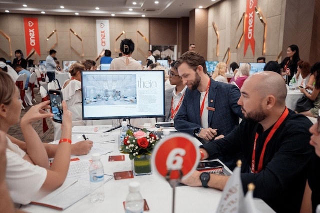 200 đại lý bán hàng từ Kazakhstan và các nước CIS đến khảo sát du lịch trên địa bàn tỉnh Khánh Hòa.